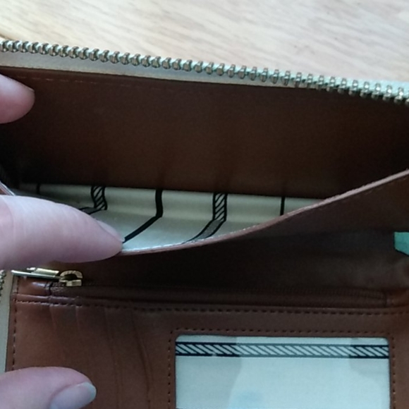 Lauren Ralph Lauren Belt Pattern Wristlet Wallet - Picture 4 of 10